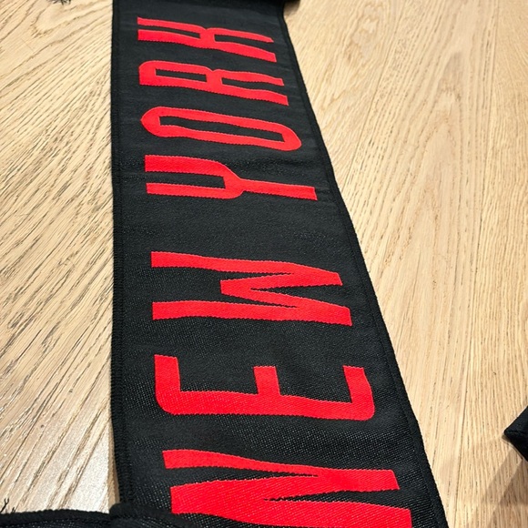 New York RedBull scarf by Ruffneck Scarves (NEW) - Picture 6 of 9